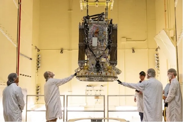 NASA đẩy nhanh sứ mệnh táo bạo cứu đài thiên văn Swift sắp rơi xuống trái đất 1